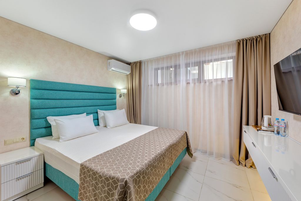 Двухместный номер с 1 кроватью цоколь