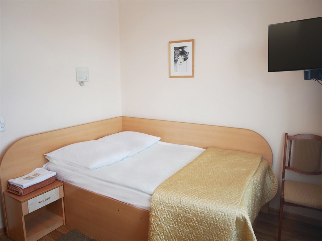 Одноместный номер Эконом Б (сан.узел на 2 номера в блоке)