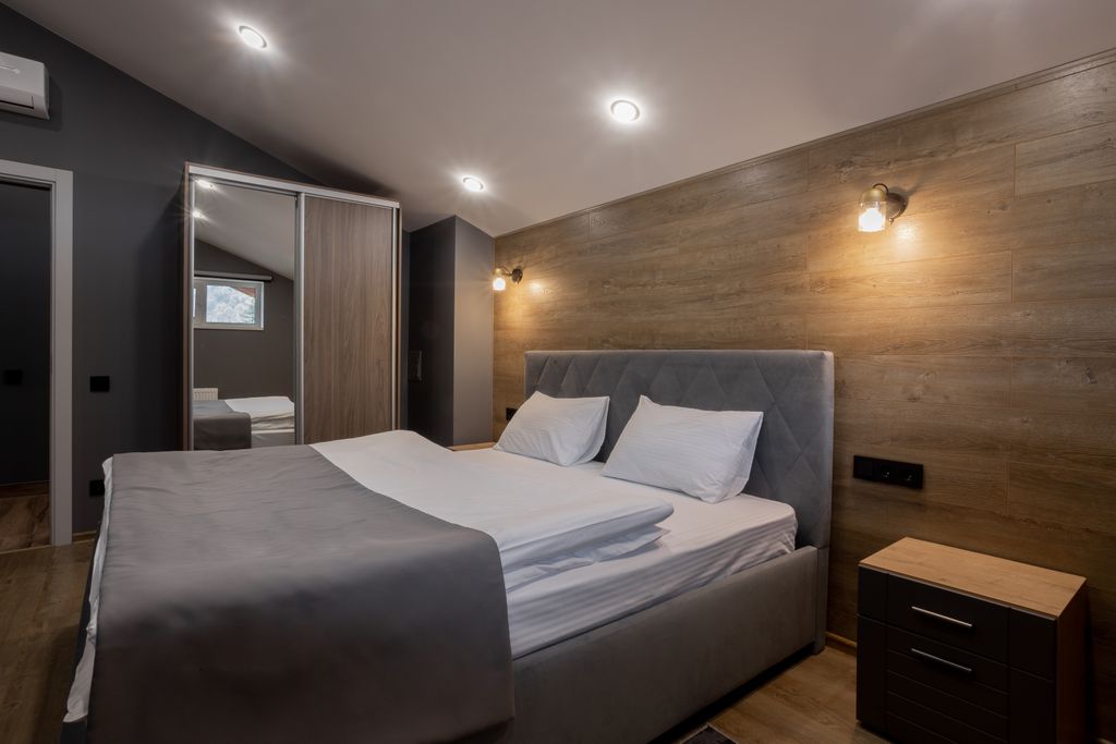 Апартаменты люкс 3-комнатный с балконом