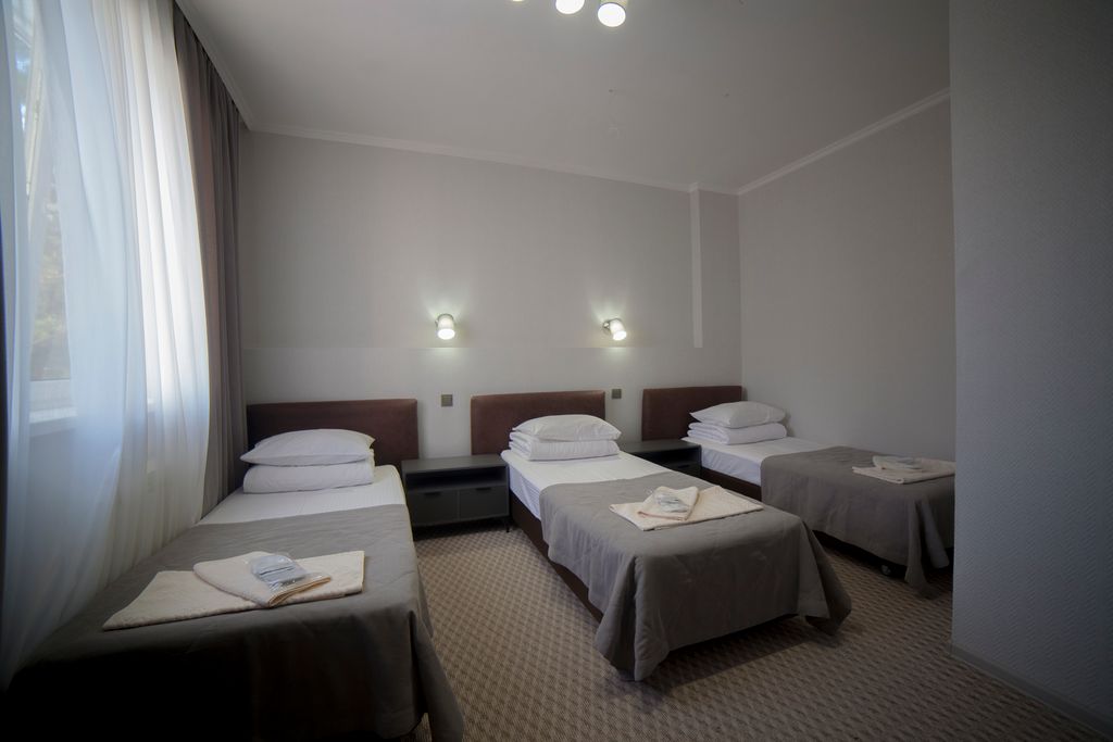 Трёхместный номер эконом в блоке