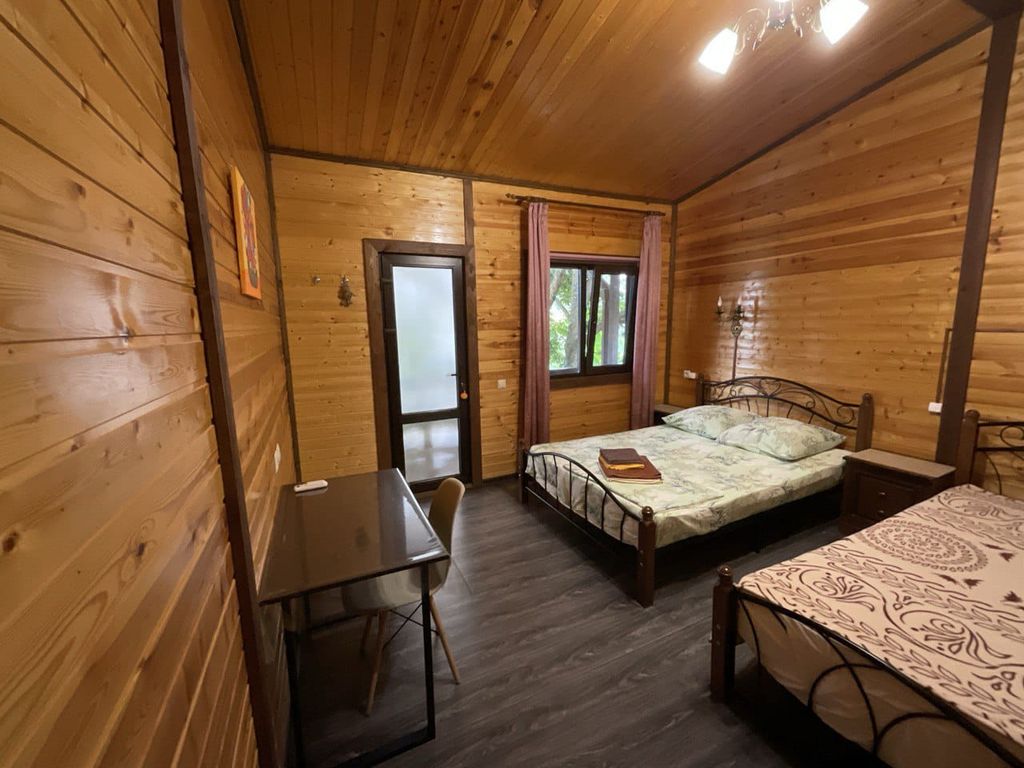 Трёхместный номер стандарт с видом на горы