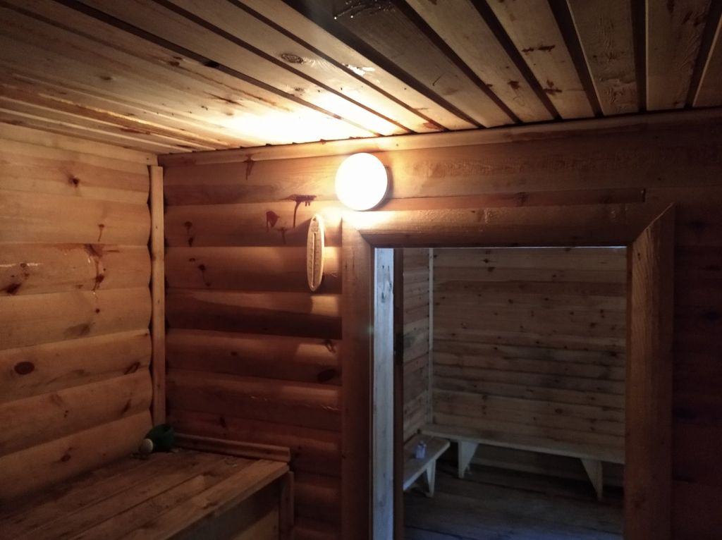 Дом Уютный двухэтажный гостевой дом с баней недалеко от живописного озера