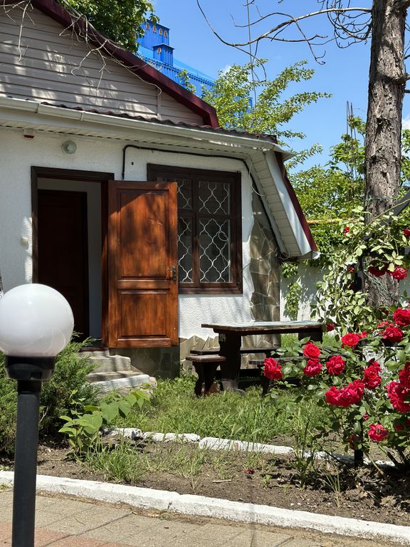 Дом 1 этажный 6-ти местный