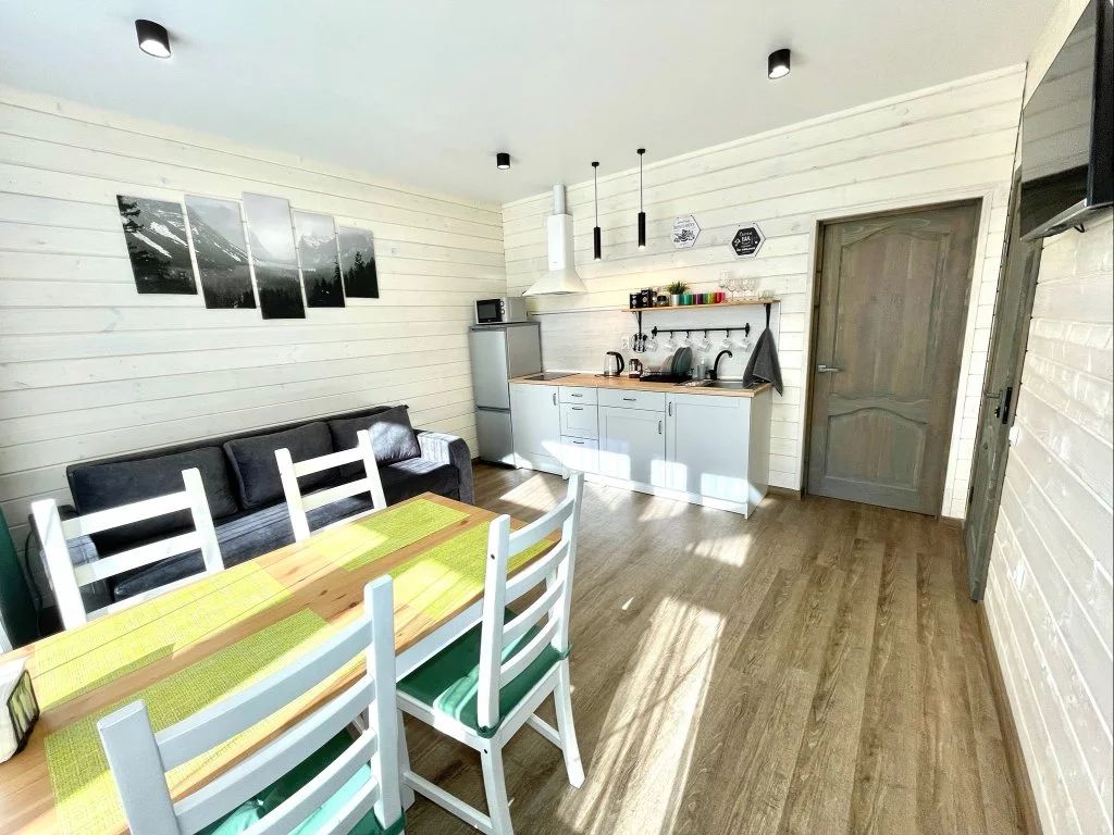 Дом коттедж Семья