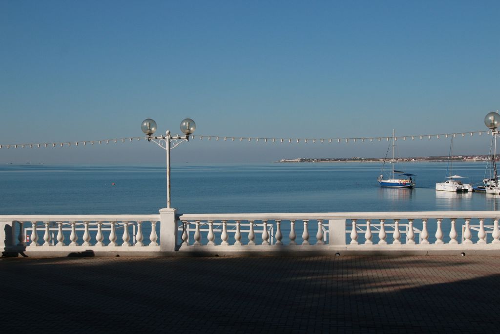 Номер у самого моря,в зеленом парке.Парковка