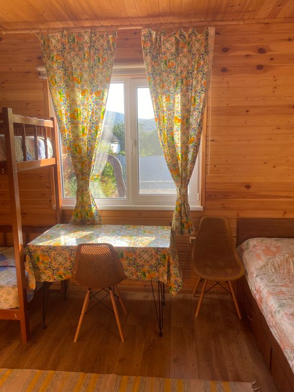 Четырёхместный номер улучшенный с видом на горы