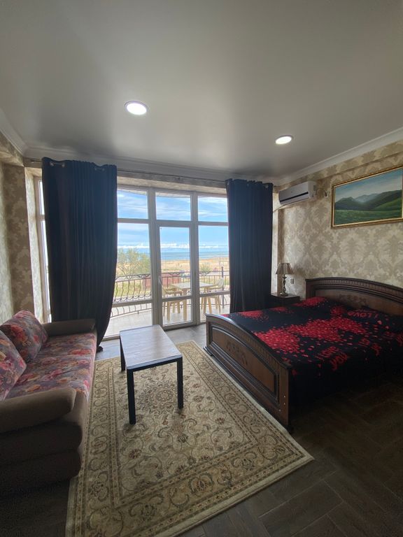 Четырёхместный номер люкс с видом на море