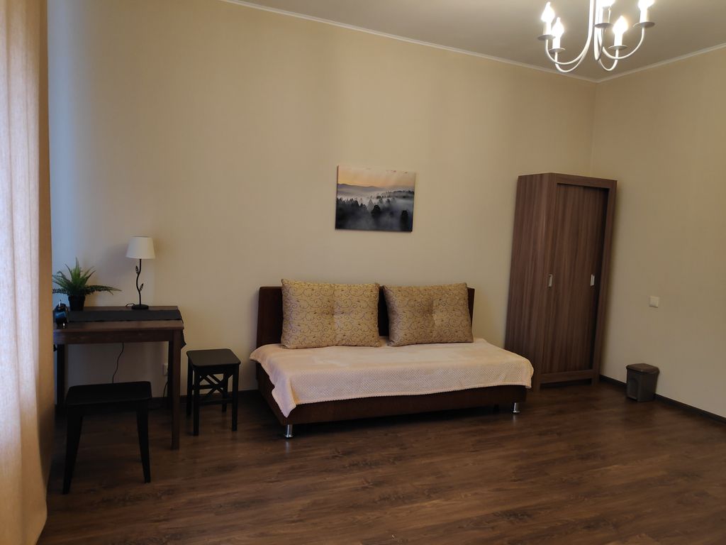 Четырёхместный номер Стандарт с диваном-кроватью