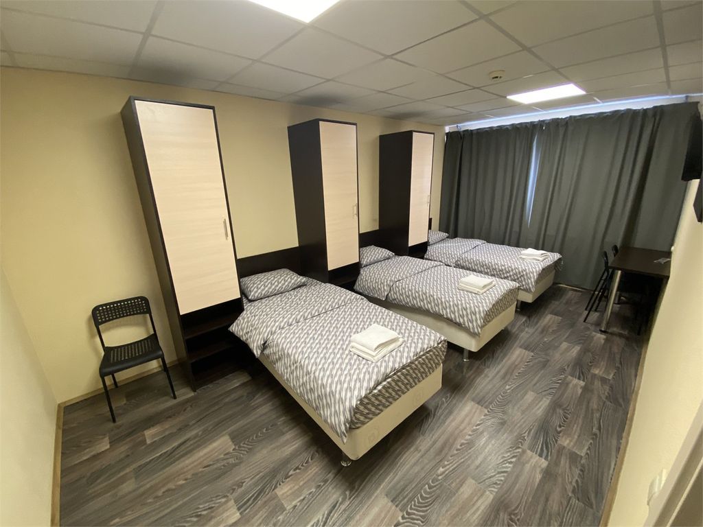 Трёхместный номер эконом (Санузел и душ общие и рассчитаны на два или три номера)