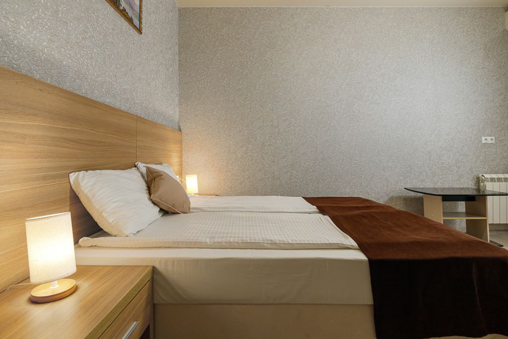 Трёхместный номер с балконом на 4 этаже