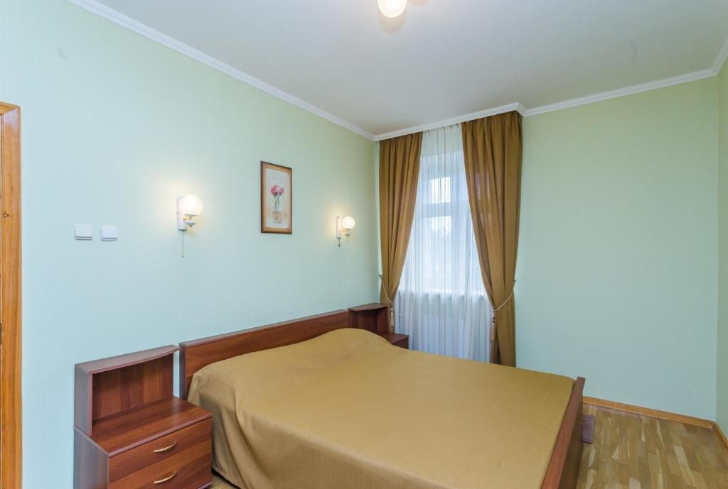 Двухместный номер с 1 кроватью люкс в видом на сад