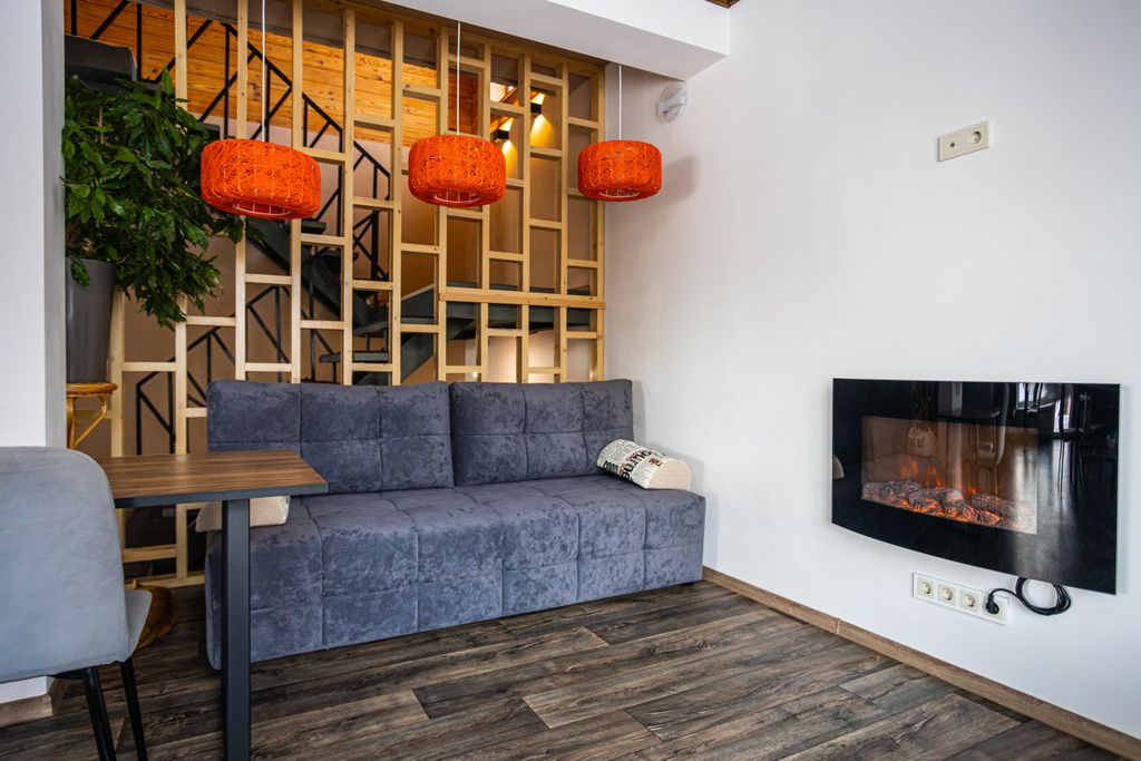 Трёхместный номер раздельные кровати с видом на лес и горы