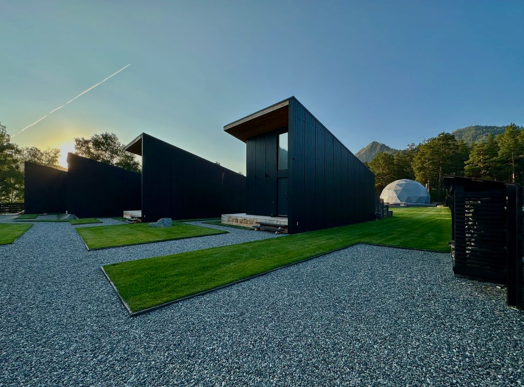 Дом с камином и террасой