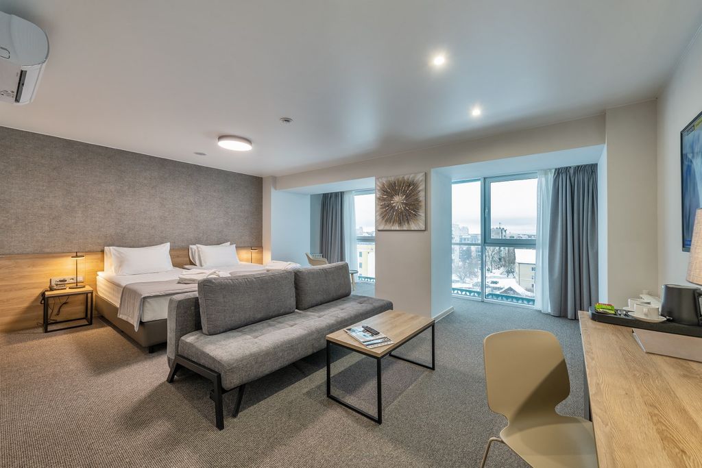 Четырёхместный номер полулюкс