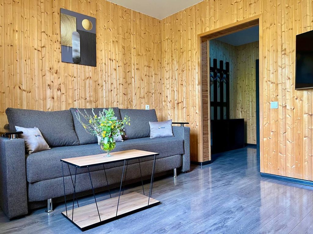 Четырёхместный номер двухкомнатный Люкс с 2-спальной кроватью