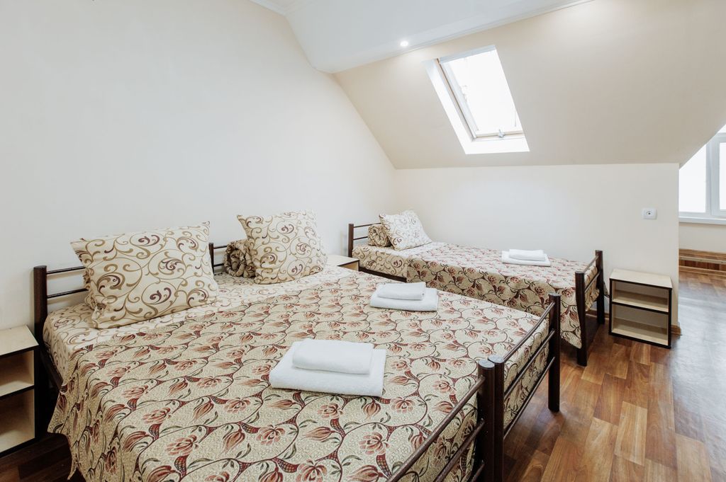 Трёхместный номер стандарт, мансарда