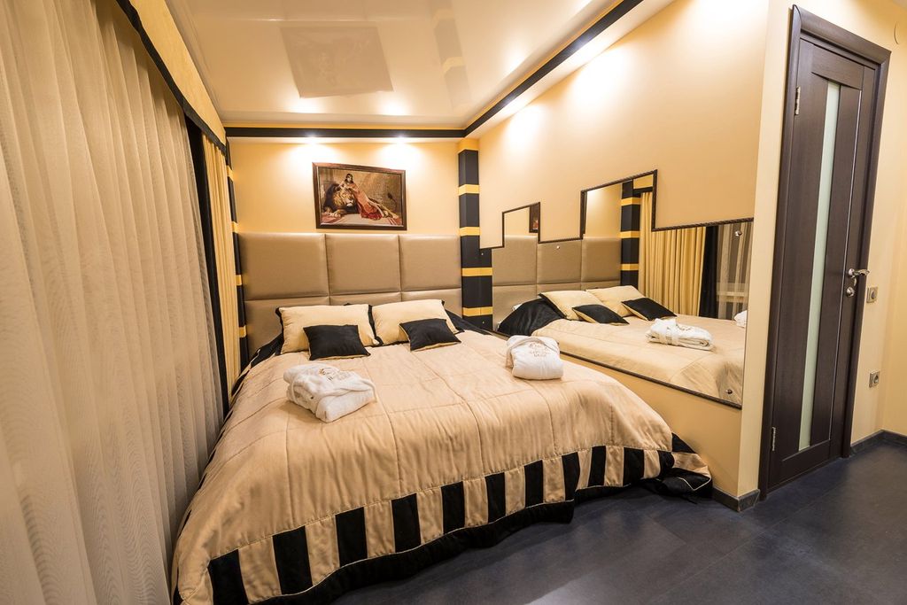 Двухместный номер с 1 кроватью люкс №2