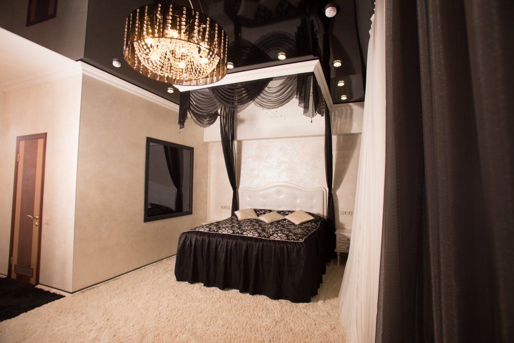 Двухместный номер с 1 кроватью черно-белый люкс