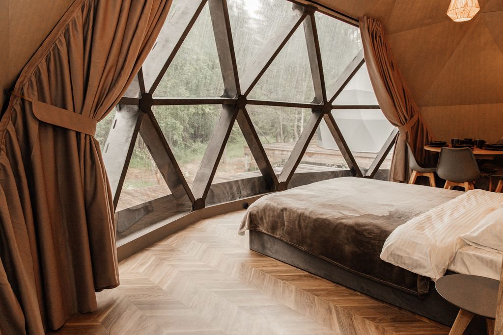 Купол Купольный дом с видом на лес