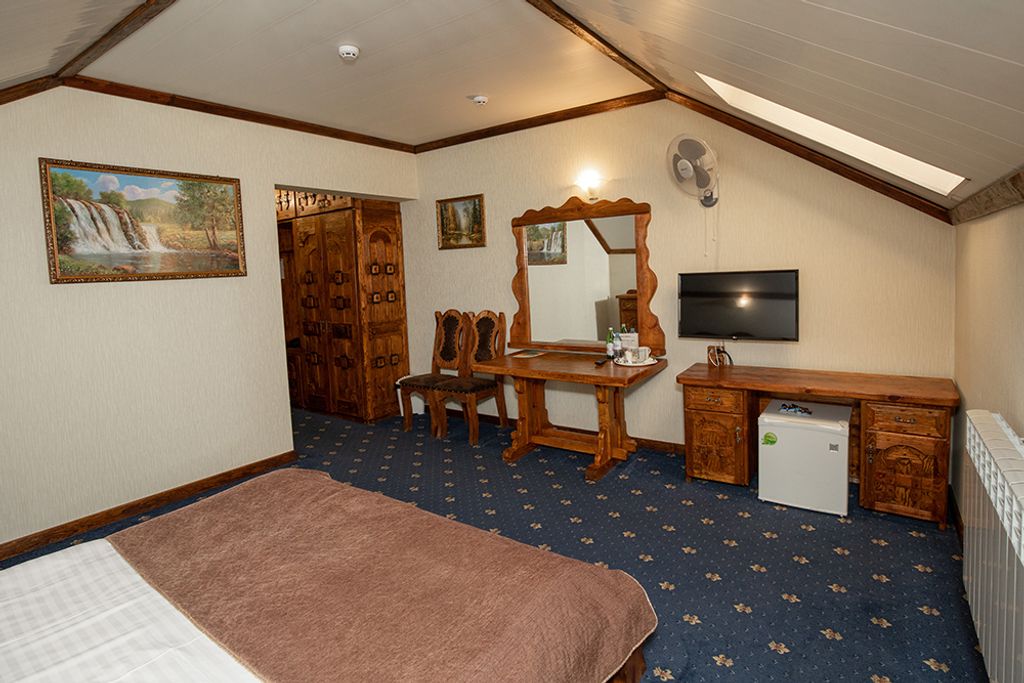 Двухместный номер с 1 кроватью двухместный с одной кроватью Стандарт мансардный