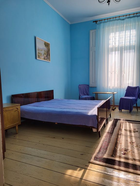 Трёхместный номер семейный с общей ванной комнатой