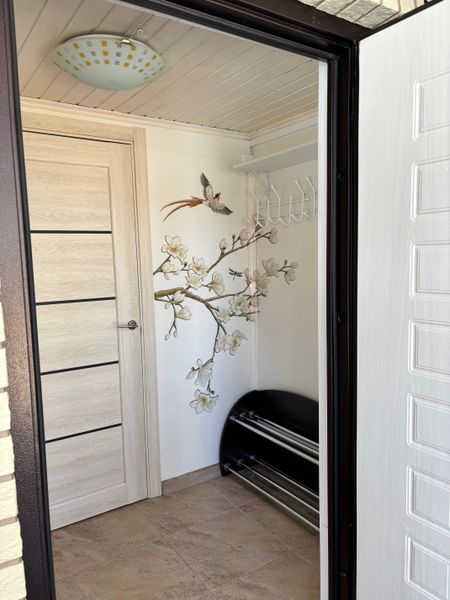 прихожая с вешалками