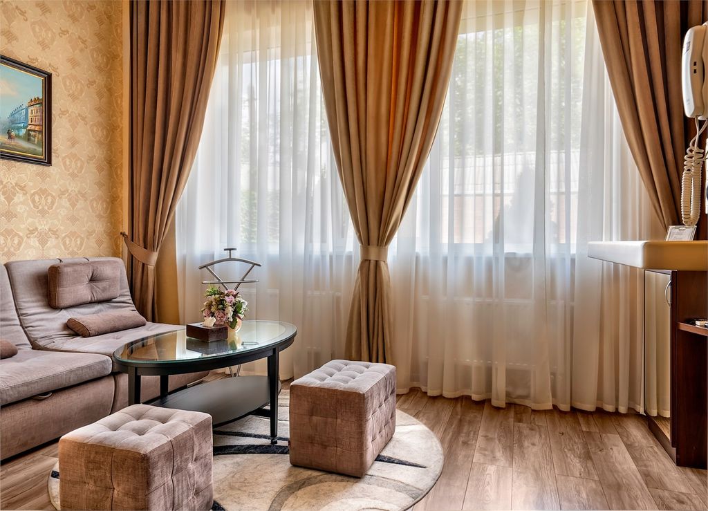 Трёхместный номер двухуровневый комфорт улучшенный