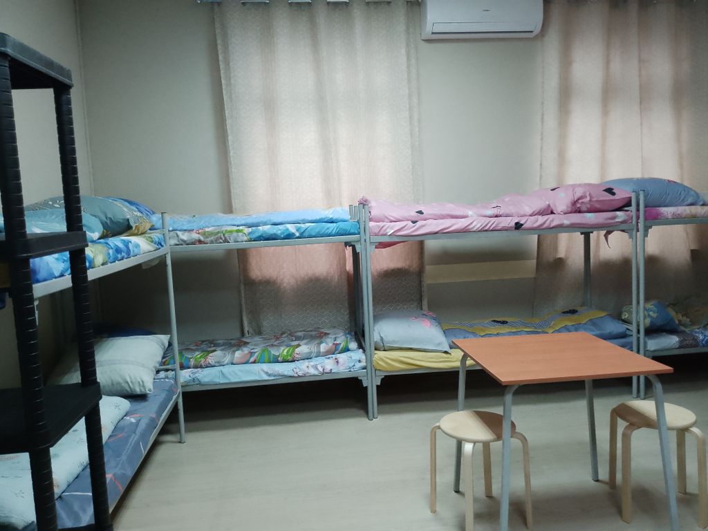 Многоместный мужской номер эконом (душ/туалет общий)