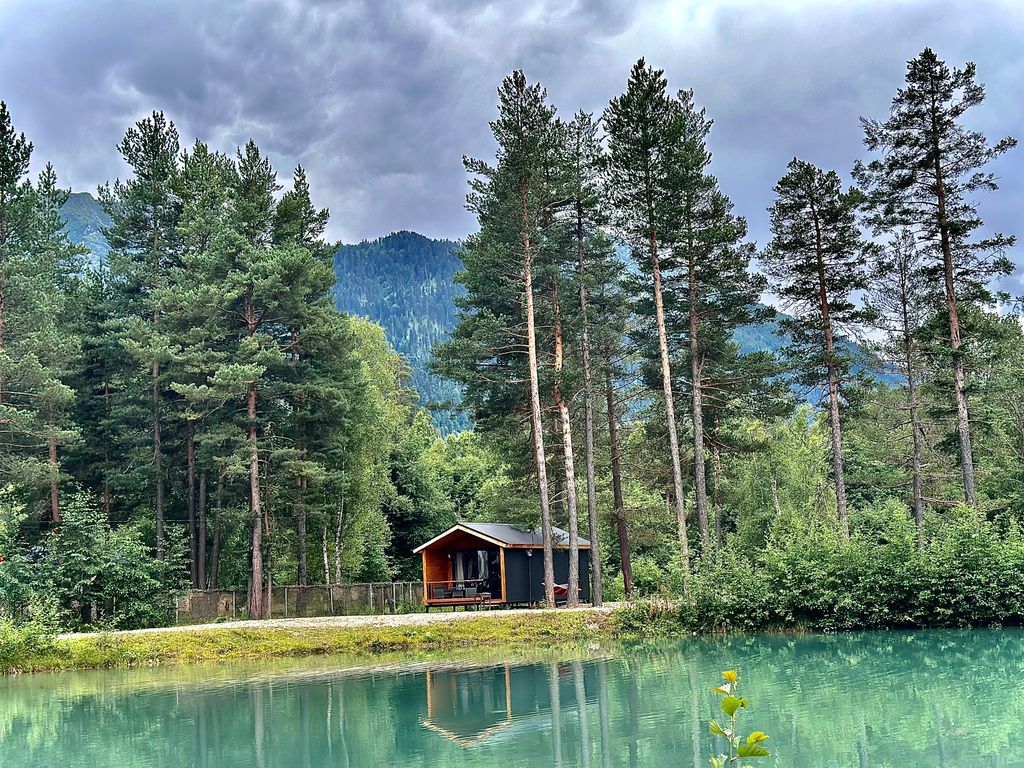 Дом с видом на озеро