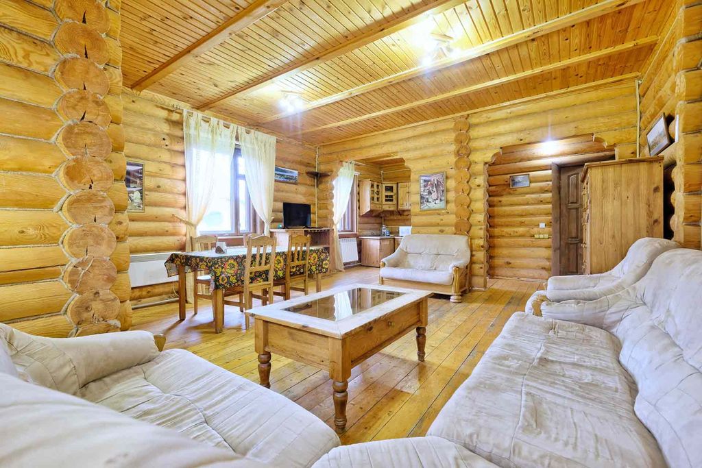 Дом Самарский в русской деревне