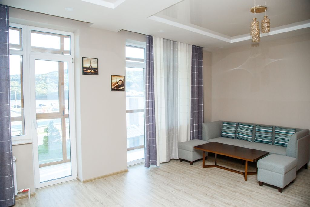 Апартаменты 302