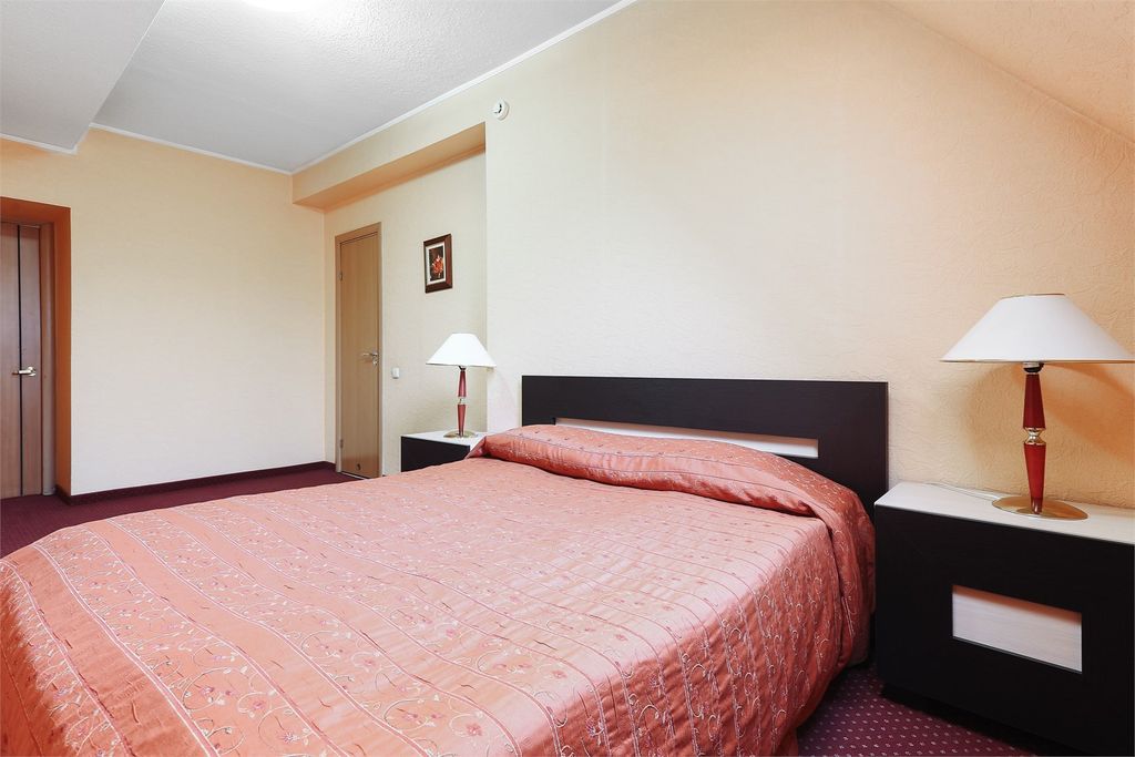 Двухместный номер с 1 кроватью сьют трехкомнатный