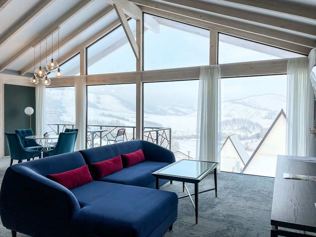 Дом Вилла с террасой и видом на горы