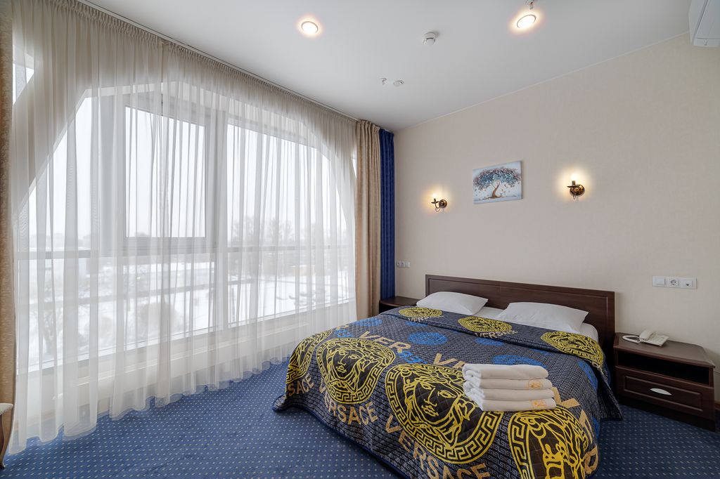 Двухместный номер с 1 кроватью улучшенный стандарт