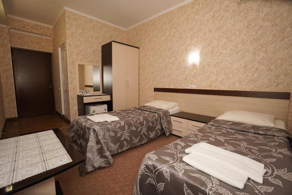 Двухместный номер с 1 кроватью или 2 кроватями Улучшенный с балконом