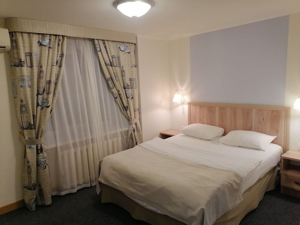 Двухместный номер с 1 кроватью Англия сьют