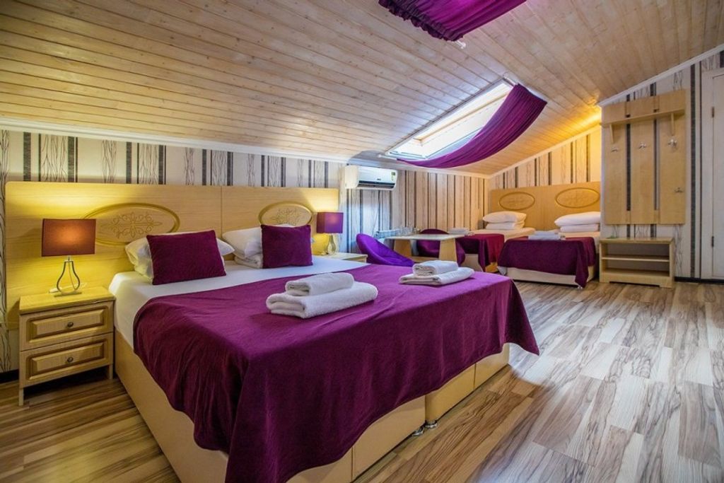 Семейный номер мансардный