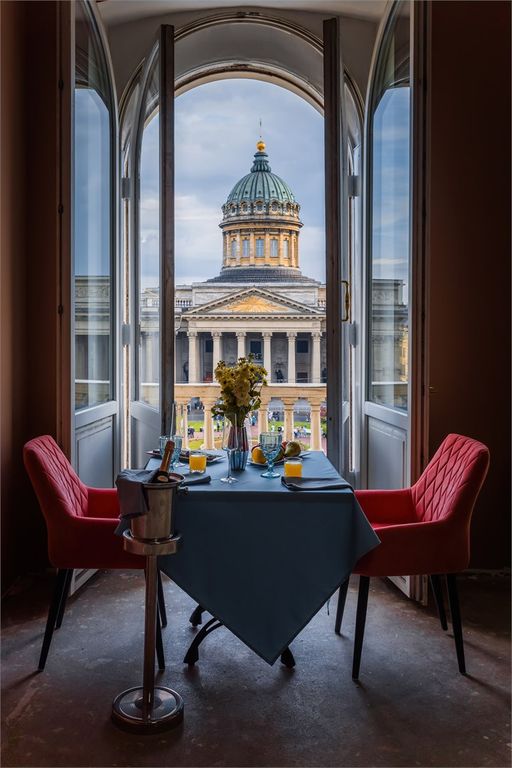 Двухместный номер с 1 кроватью люкс с балконом и видом на Казанский собор