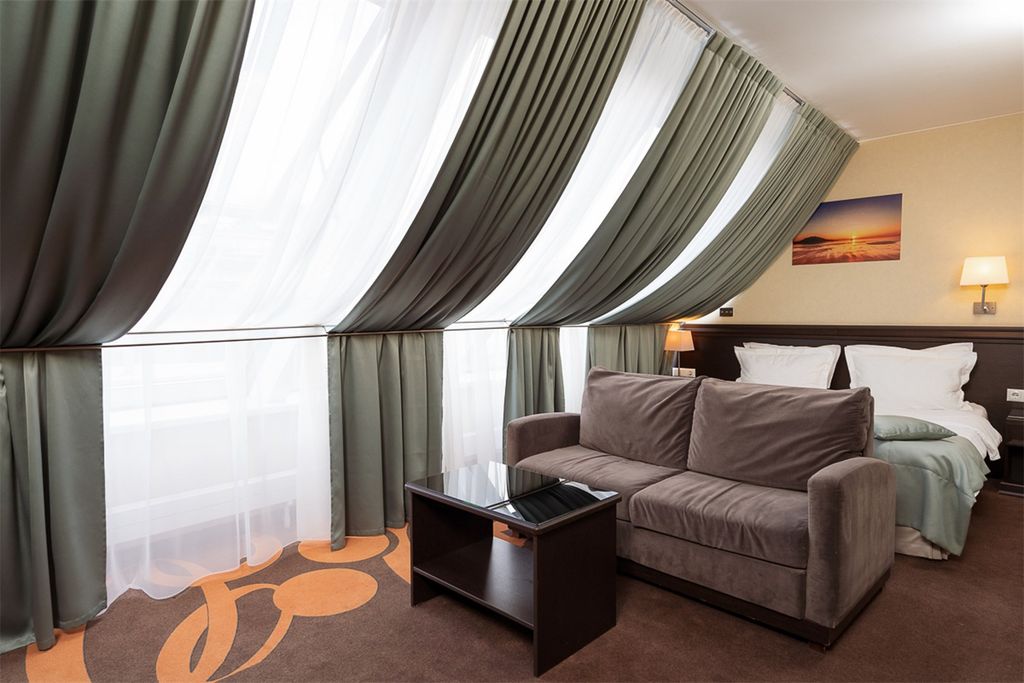 Двухместный номер с 1 кроватью джуниор сюит