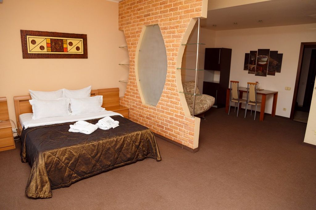 Двухместный номер с 1 кроватью полулюкс (джуниор сюит)