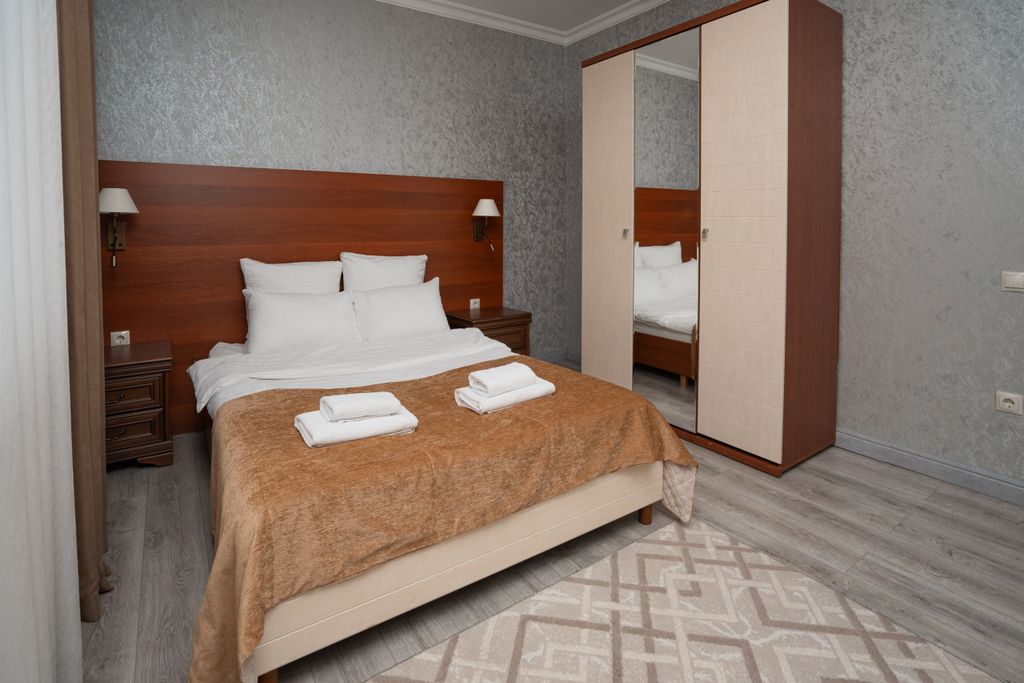 Четырёхместный номер люкс с видом на горы