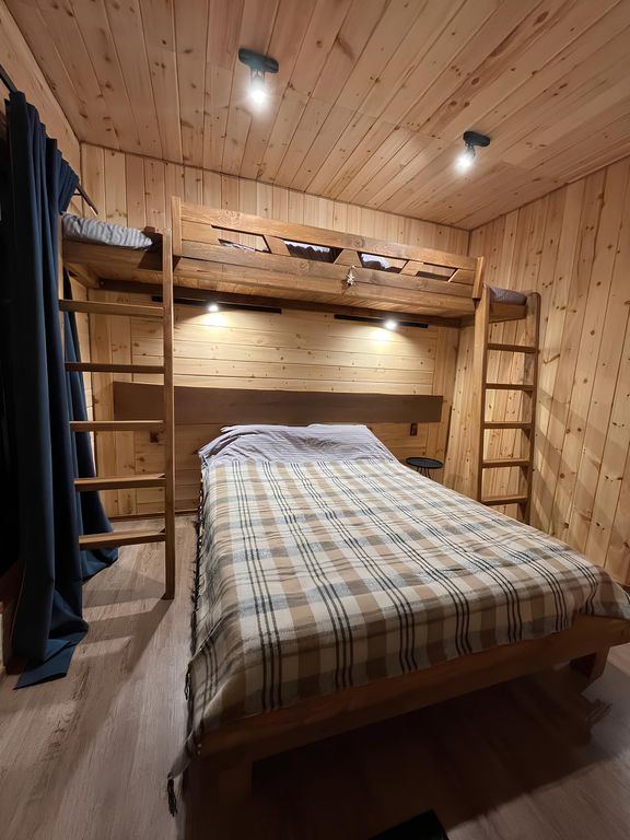 Двухместный номер с 1 кроватью + 2 детских места