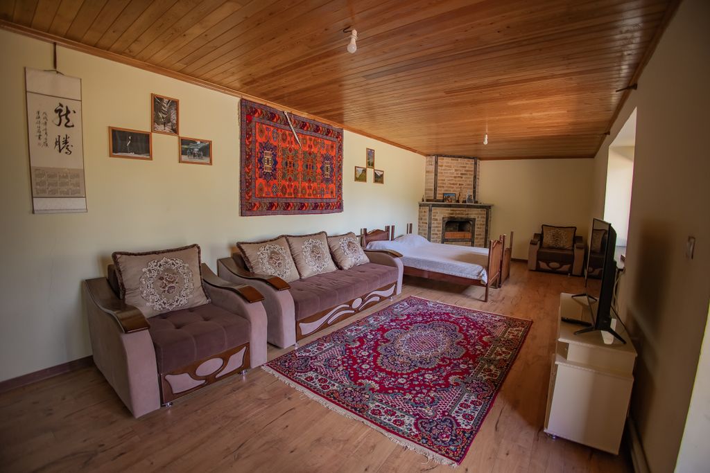 Семейный номер с камином