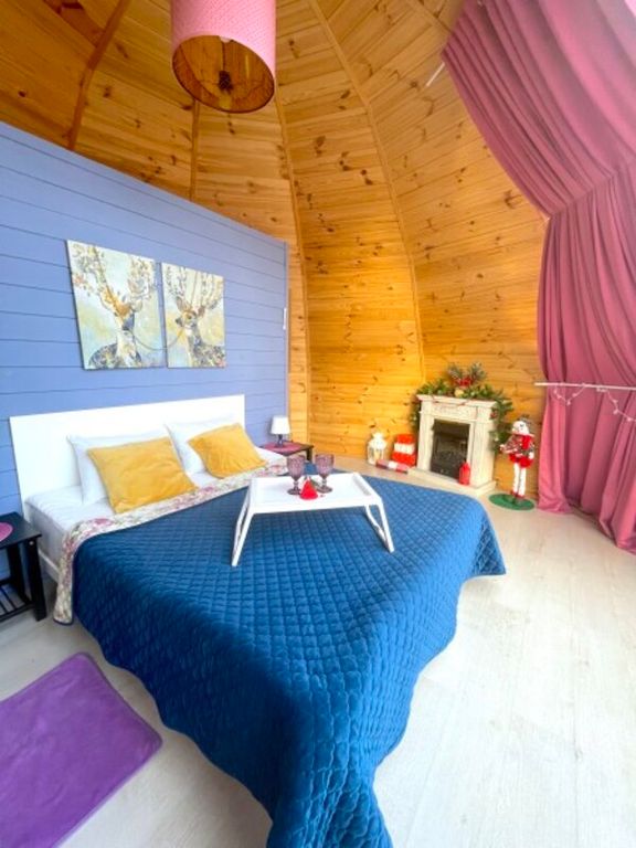 Дом сфера с панорамными окнами