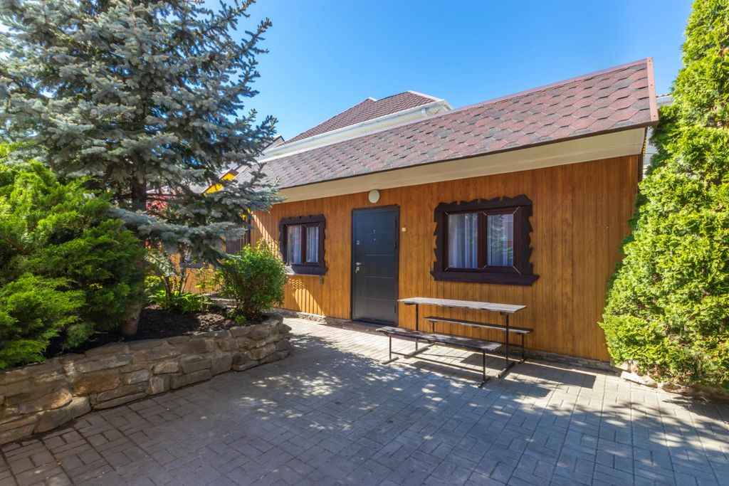 Семейный номер Домик шестиместный двухкомнатный