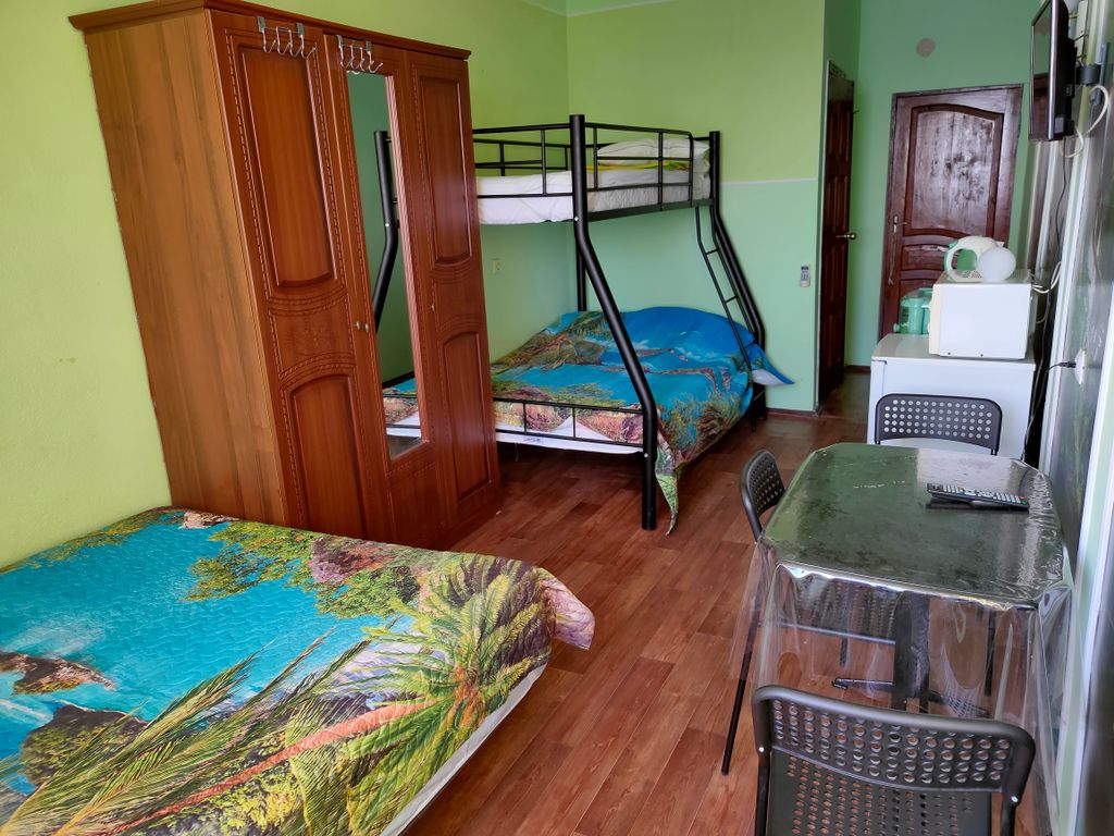 Четырёхместный номер улучшенный с видом на море