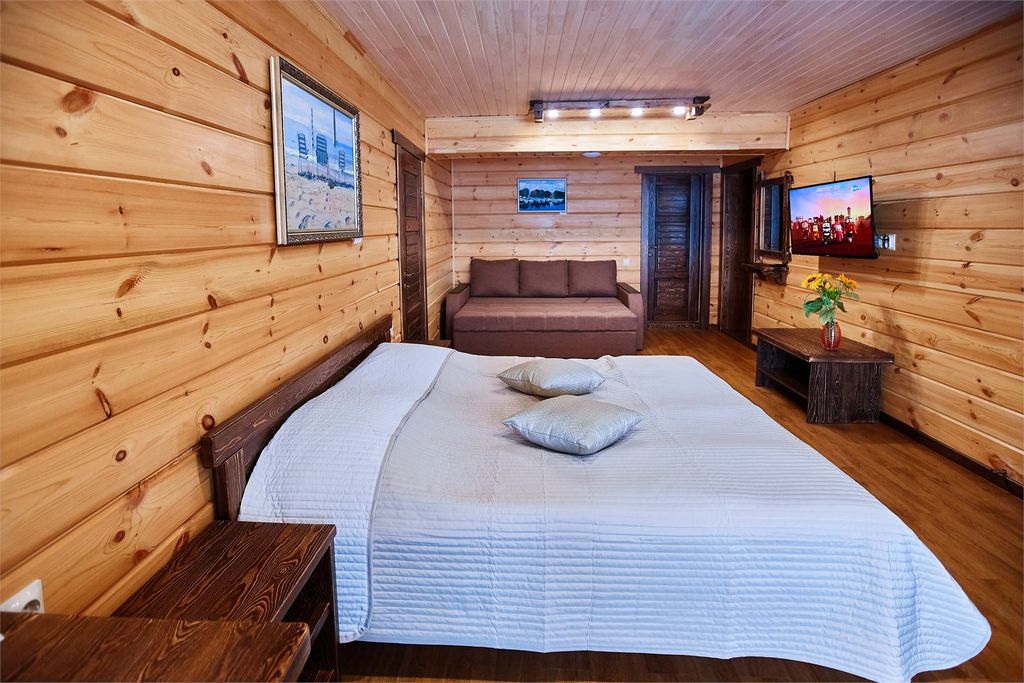 Четырёхместный номер студия в доме у озера