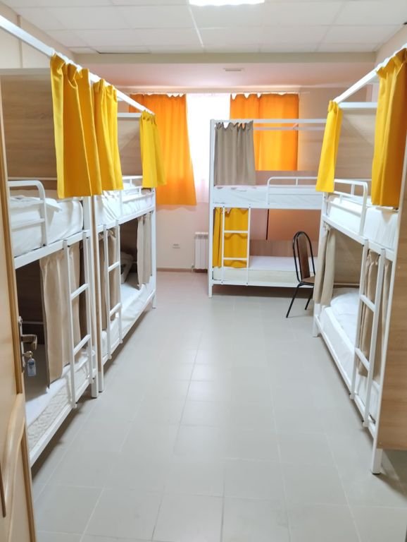 Многоместный мужской номер койко-место в 8 местном общем мужском