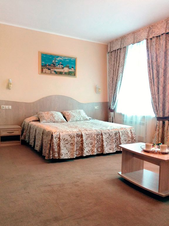 Трёхместный номер полулюкс