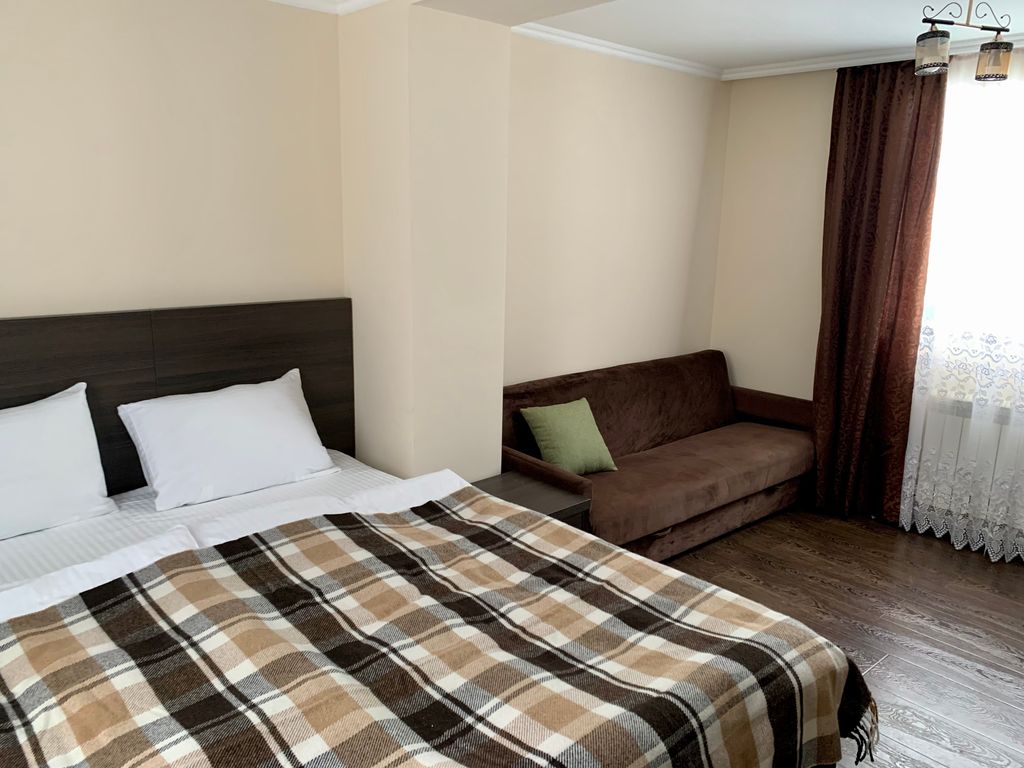 Четырёхместный номер в коттедже с кухней